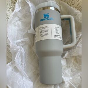 Stanley Light Gray Travel Mug with Handle